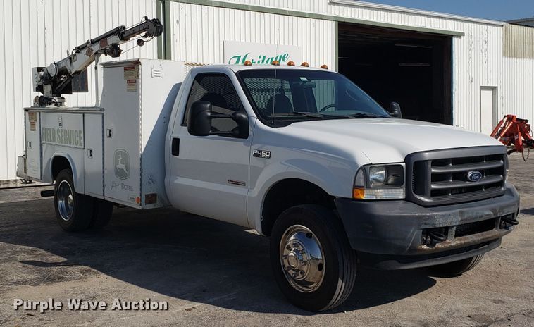 image for item FW9521 2004 Ford F450 Super Duty utility truck with crane