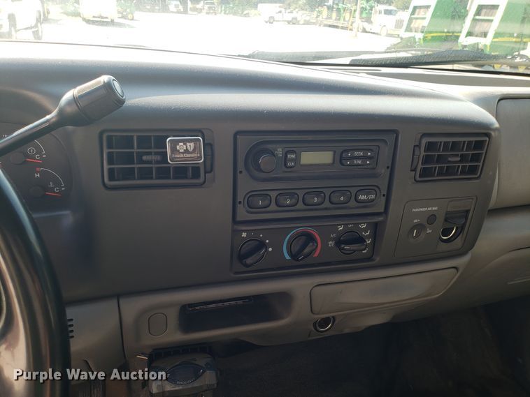 image for item FW9521 2004 Ford F450 Super Duty utility truck with crane