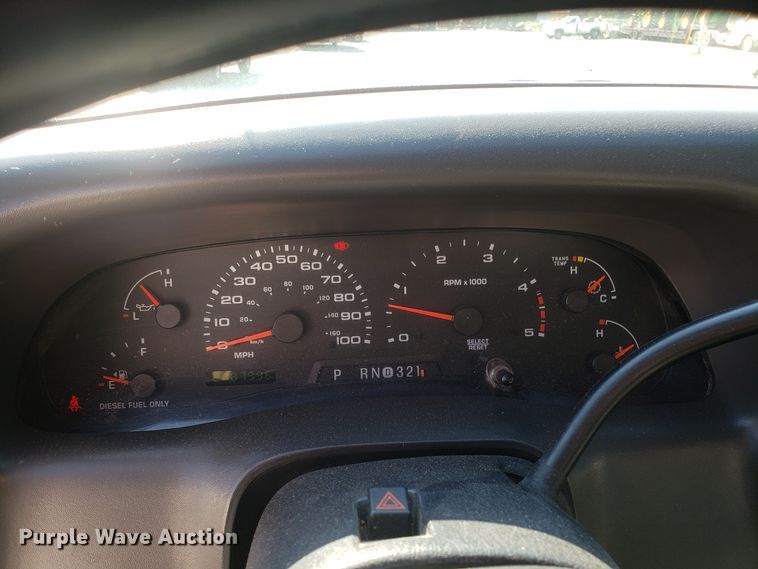 image for item FW9521 2004 Ford F450 Super Duty utility truck with crane