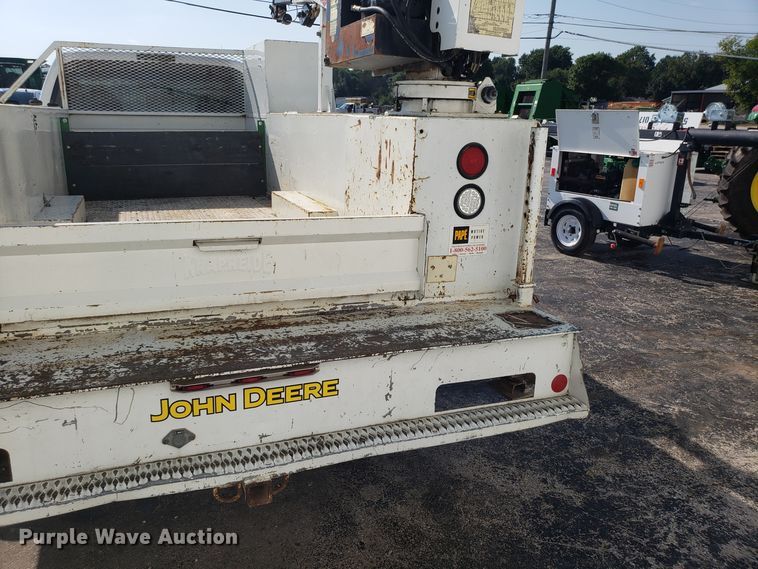 image for item FW9521 2004 Ford F450 Super Duty utility truck with crane