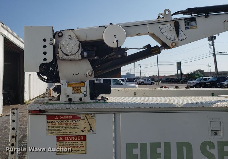 image for item FW9521 2004 Ford F450 Super Duty utility truck with crane