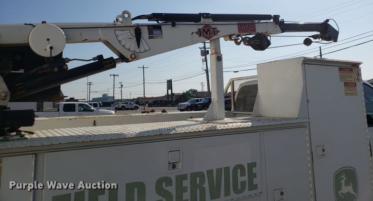 image for item FW9521 2004 Ford F450 Super Duty utility truck with crane