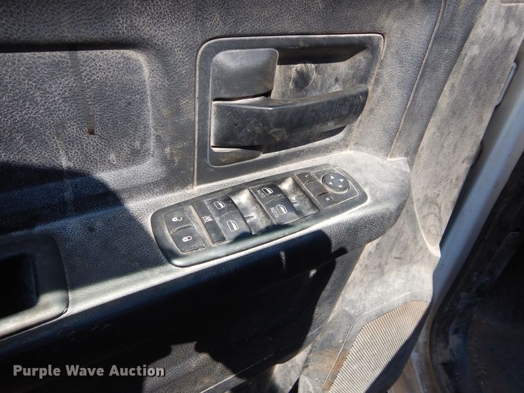 image for item FX9260 2012 Dodge Ram 3500 Crew Cab flatbed pickup truck