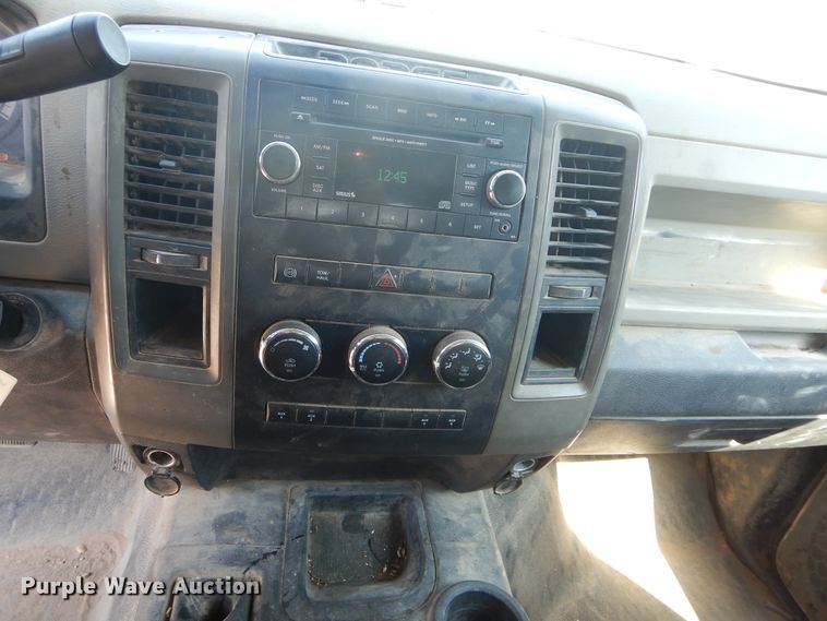 image for item FX9260 2012 Dodge Ram 3500 Crew Cab flatbed pickup truck