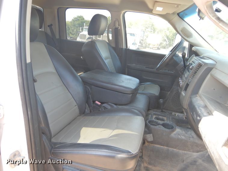 image for item FX9260 2012 Dodge Ram 3500 Crew Cab flatbed pickup truck