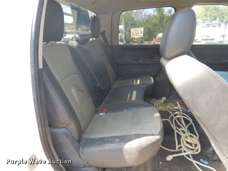 image for item FX9260 2012 Dodge Ram 3500 Crew Cab flatbed pickup truck