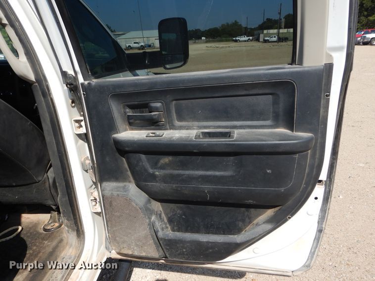 image for item FX9260 2012 Dodge Ram 3500 Crew Cab flatbed pickup truck