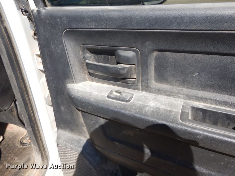 image for item FX9260 2012 Dodge Ram 3500 Crew Cab flatbed pickup truck