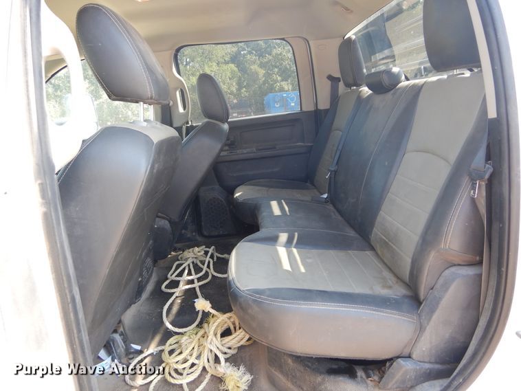 image for item FX9260 2012 Dodge Ram 3500 Crew Cab flatbed pickup truck