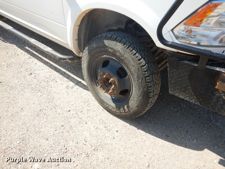 image for item FX9260 2012 Dodge Ram 3500 Crew Cab flatbed pickup truck