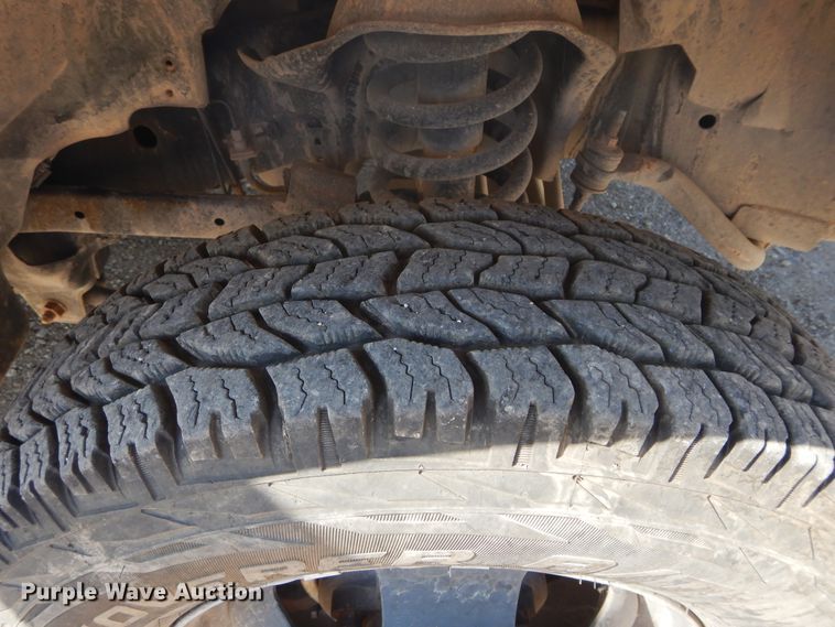 image for item FX9260 2012 Dodge Ram 3500 Crew Cab flatbed pickup truck