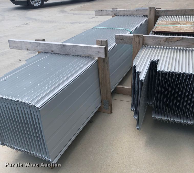 image for item G1938 (104) sheets of metal siding/roofing