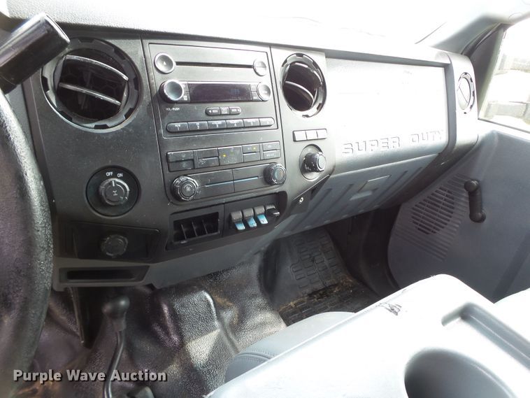 image for item GC9028 2013 Ford F250 Super Duty Crew Cab pickup truck