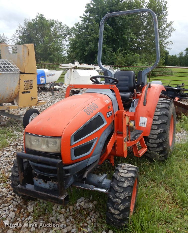 image for item GG9007 2004 Kioti CK25 MFWD tractor
