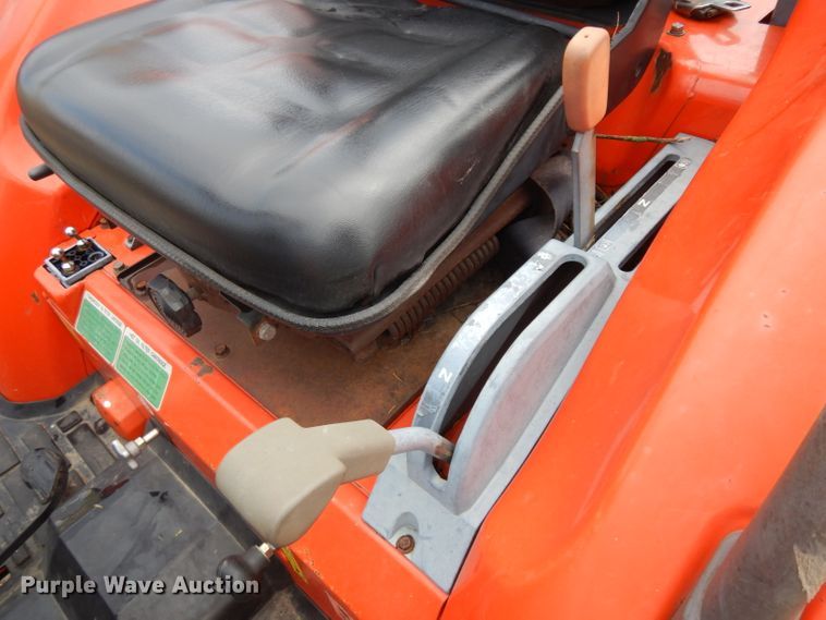 image for item GG9007 2004 Kioti CK25 MFWD tractor