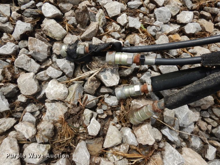 image for item GG9007 2004 Kioti CK25 MFWD tractor