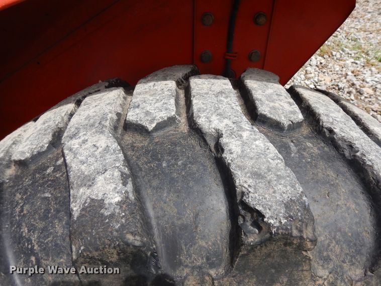 image for item GG9007 2004 Kioti CK25 MFWD tractor