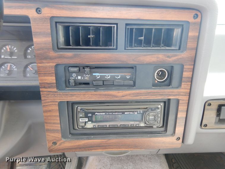 image for item GG9115 1996 Dodge Dakota Club Cab pickup truck