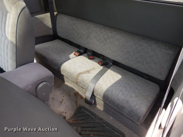 image for item GG9115 1996 Dodge Dakota Club Cab pickup truck