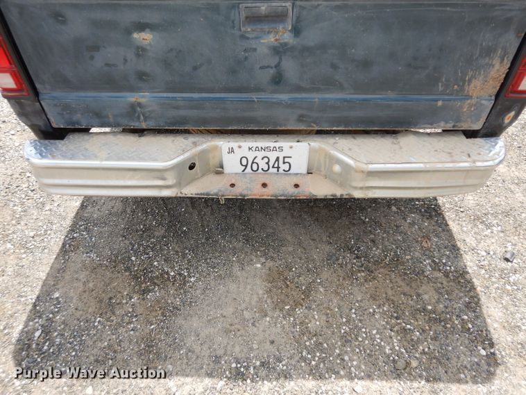 image for item GG9115 1996 Dodge Dakota Club Cab pickup truck