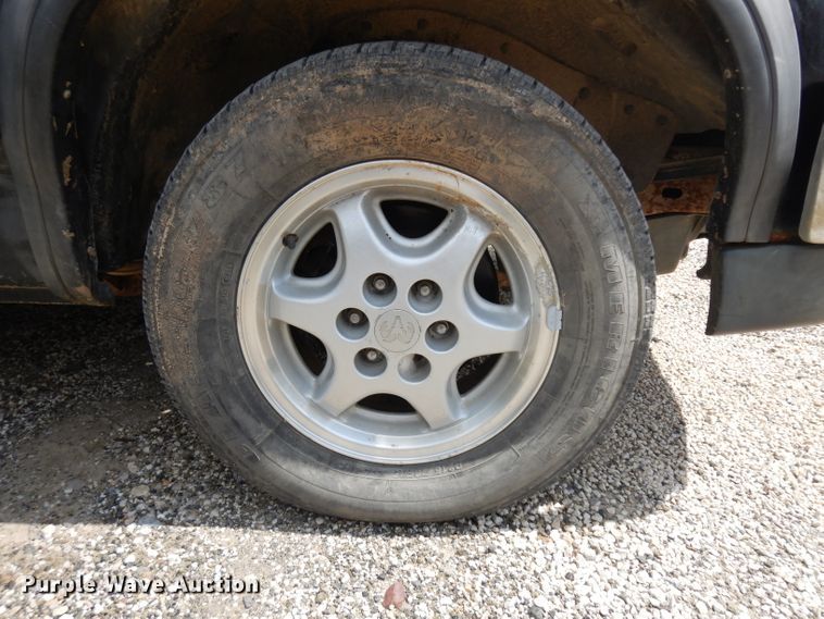 image for item GG9115 1996 Dodge Dakota Club Cab pickup truck