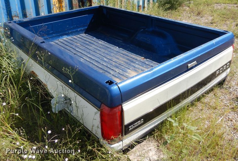 image for item GG9164 1994 Ford pickup truck bed