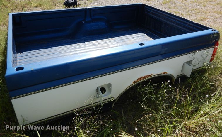 image for item GG9164 1994 Ford pickup truck bed