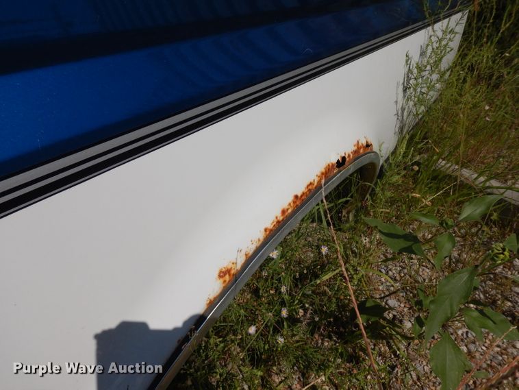 image for item GG9164 1994 Ford pickup truck bed