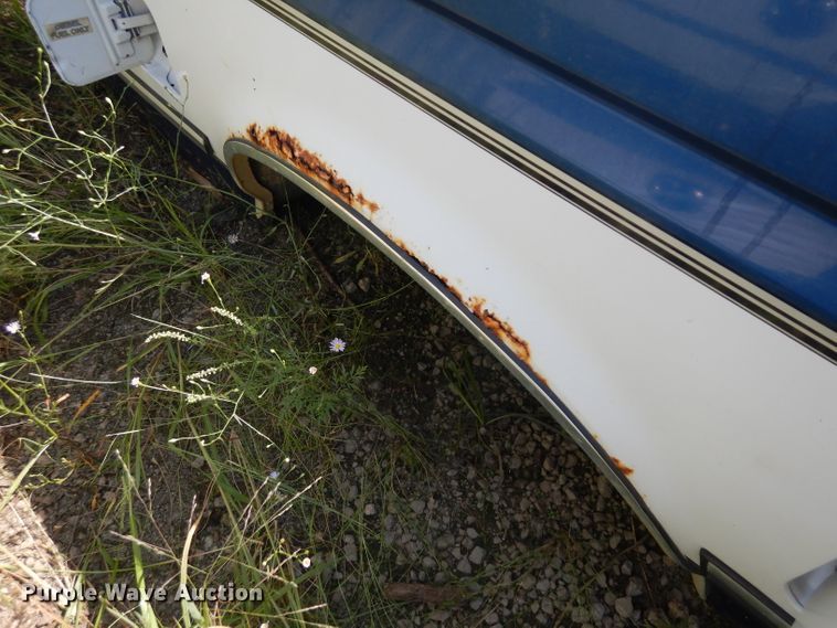 image for item GG9164 1994 Ford pickup truck bed