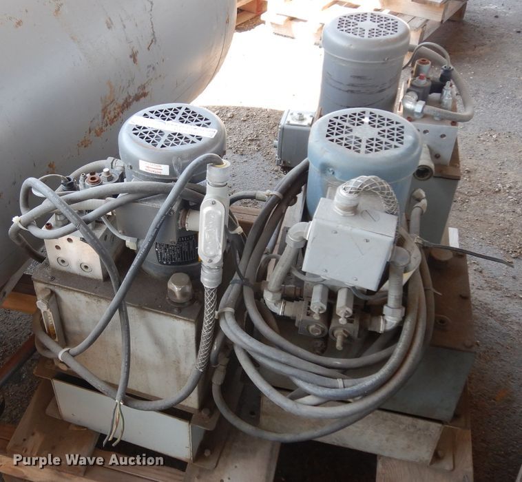 image for item GG9168 (5) hydraulic pumps