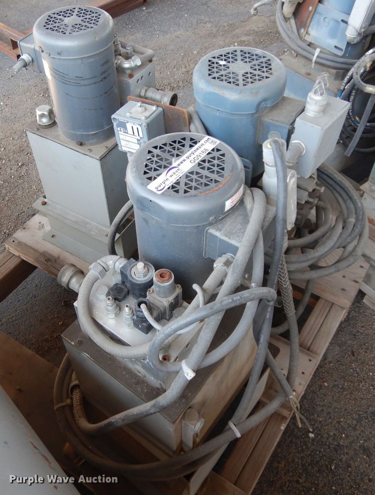 image for item GG9168 (5) hydraulic pumps