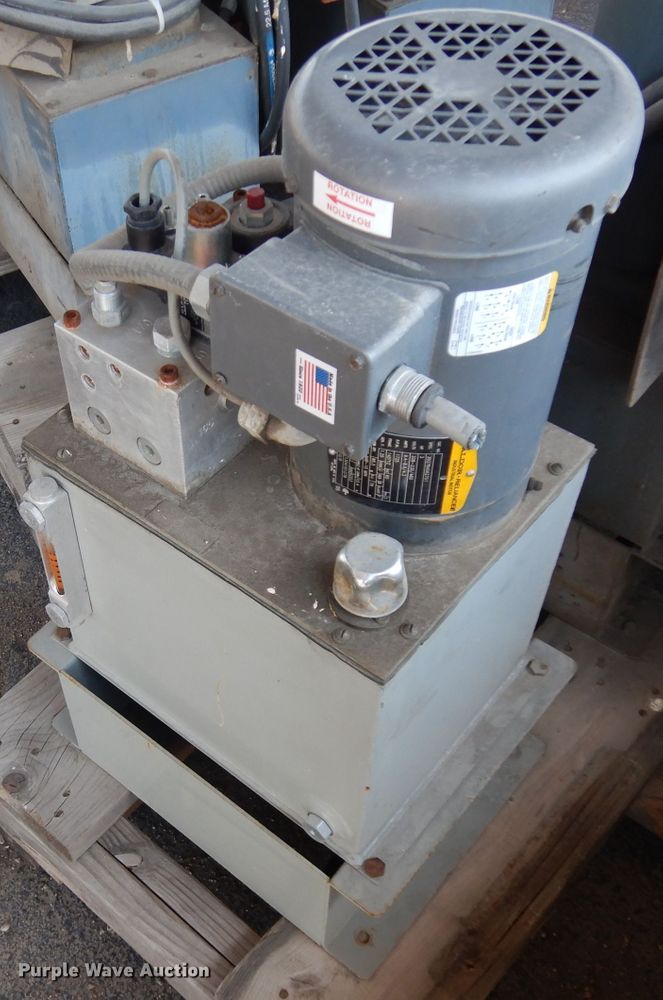 image for item GG9168 (5) hydraulic pumps