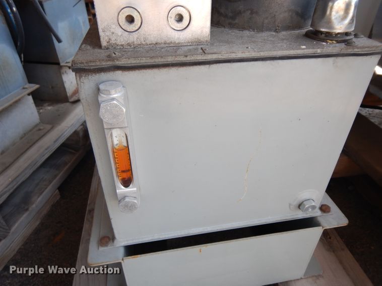 image for item GG9168 (5) hydraulic pumps