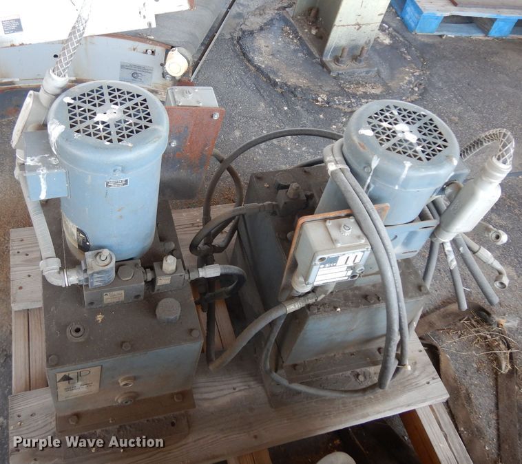 image for item GG9168 (5) hydraulic pumps