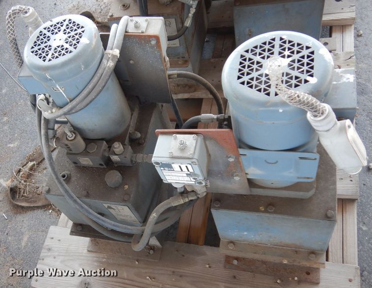 image for item GG9168 (5) hydraulic pumps