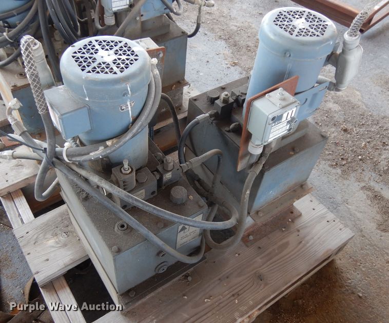 image for item GG9168 (5) hydraulic pumps