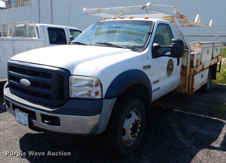 image for item GG9171 2006 Ford F450 Super Duty utility truck