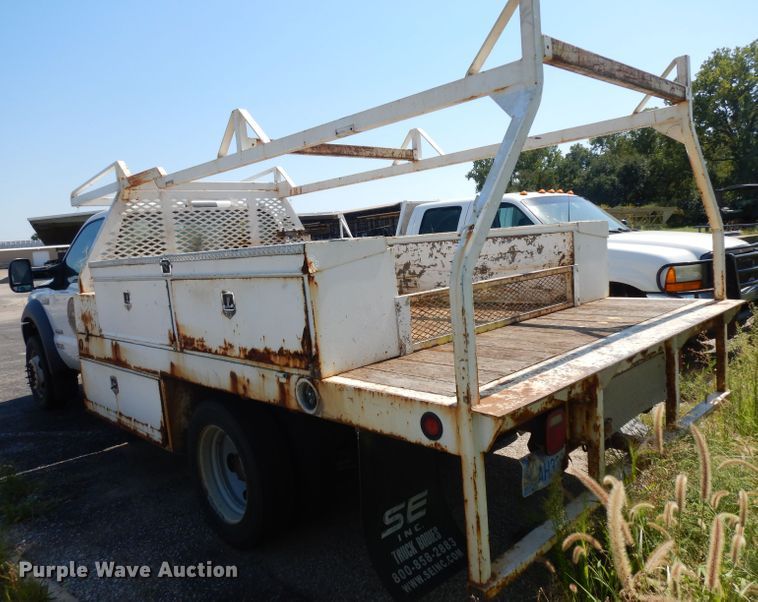 image for item GG9171 2006 Ford F450 Super Duty utility truck