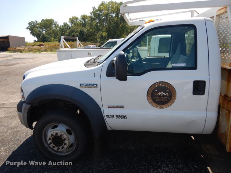 image for item GG9171 2006 Ford F450 Super Duty utility truck