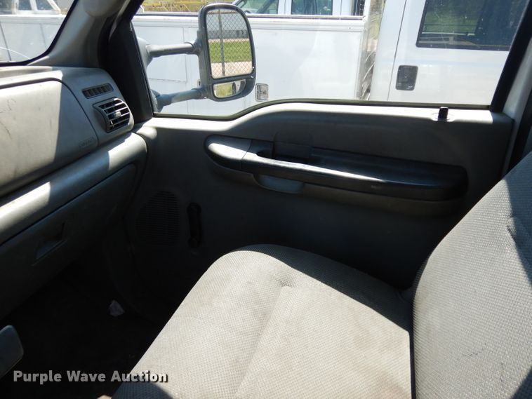 image for item GG9171 2006 Ford F450 Super Duty utility truck