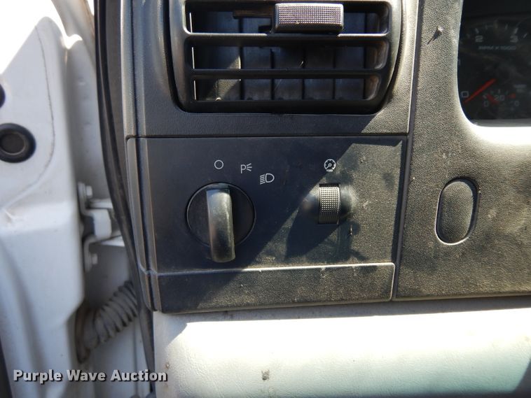 image for item GG9171 2006 Ford F450 Super Duty utility truck