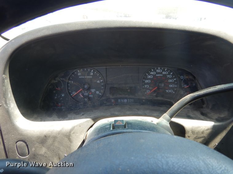 image for item GG9171 2006 Ford F450 Super Duty utility truck