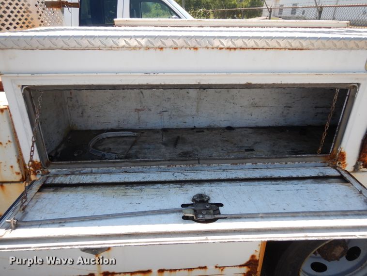 image for item GG9171 2006 Ford F450 Super Duty utility truck