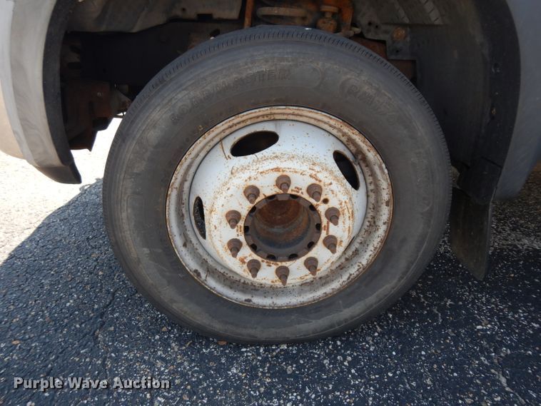 image for item GG9171 2006 Ford F450 Super Duty utility truck