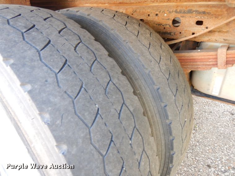 image for item GG9171 2006 Ford F450 Super Duty utility truck