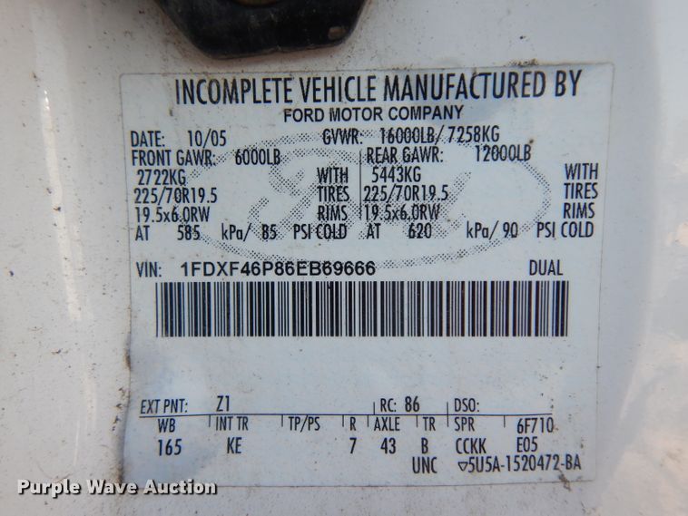 image for item GG9171 2006 Ford F450 Super Duty utility truck