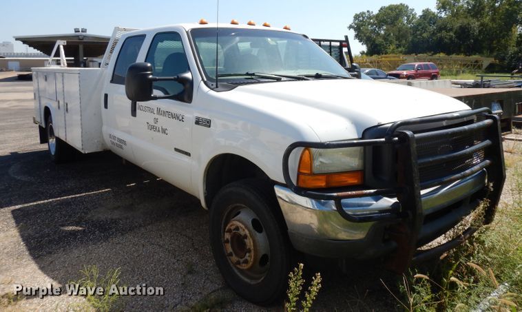 image for item GG9172 2001 Ford F550 Crew Cab utility truck