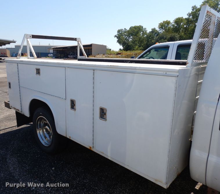 image for item GG9172 2001 Ford F550 Crew Cab utility truck