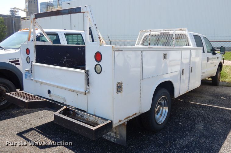 image for item GG9172 2001 Ford F550 Crew Cab utility truck