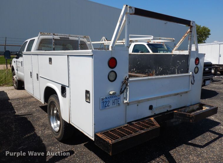 image for item GG9172 2001 Ford F550 Crew Cab utility truck